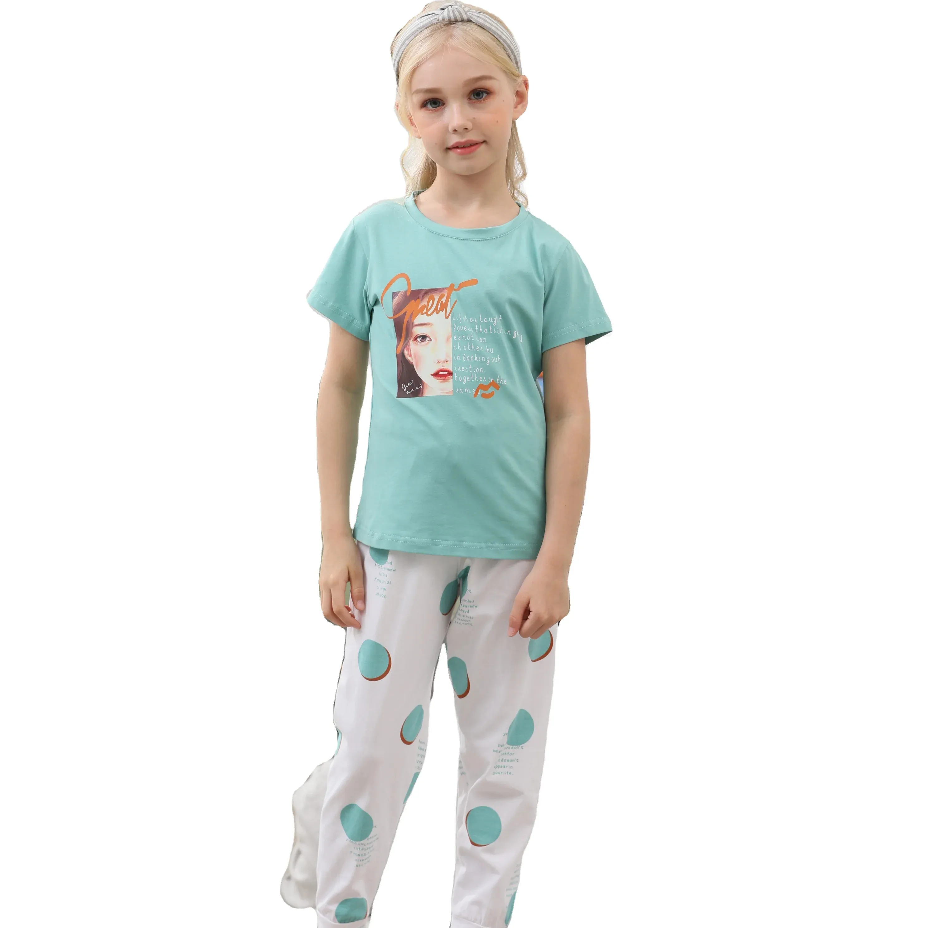 Kısa kollu Oem Odm ile 2024 sevimli kız pijama bebek kızların % giyim setleri pamuk yumuşak nefes çocuk pijama