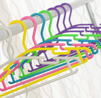 DS4699 Multi Color rutsch feste Kinder Kleiderbügel Nass und trocken Kleinkind Kleiderbügel Baby Kunststoff Kleiderbügel