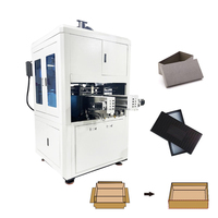 Halfautomatische machine voor het vormen, verpakken en maken van kartonnen dozen