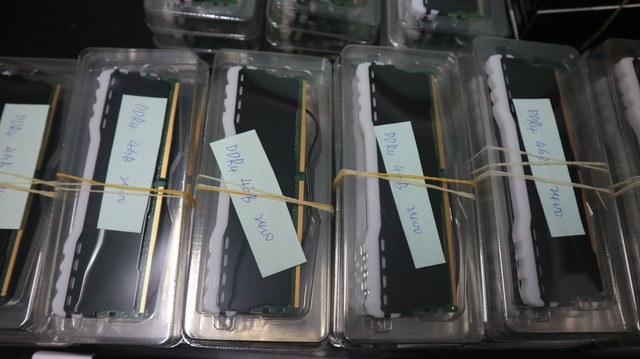 Wholesale DDR4 Desktop Memory Modules 4GB/16GB/32GB 2666/3200/3500MHz REG ECC