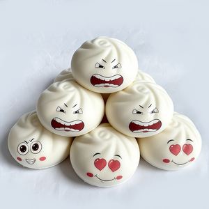 ชุดของเล่นบีบคลายเครียด Joy Pack Food Squishy Bundle รูปขนมปังช็อกโกแลตเนย บัตเตอร์ ช็อกโกแลต ขนมซาลาเปา ทำจากโฟม PU ยืดหยุ่นช้า - Product Image 4