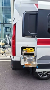 Autocaravana Espaciosa y Lujosa para Familias, Ideal para Aventuras Transcontinentales - Product Image 6