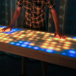 Banc lumineux interactif à pixels électrostatiques Divine Carpet pour centre commercial, avec points lumineux interactifs et fonction Impulse - Product Image 4