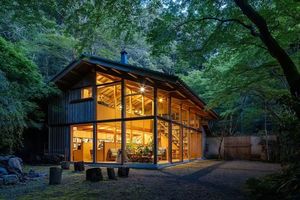 Contemporary Forest <span class=keywords><strong>Lodge</strong></span> Casa de madera cálida y artística para <span class=keywords><strong>retiro</strong></span> curativo en la naturaleza - Product Image 5