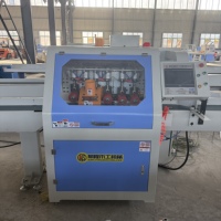 Scie circulaire horizontale automatique motorisée CNC numérique pour le tri, la découpe, la réduction des déchets et la calibrage de précision du bois
