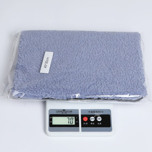 Tapis chauffant pour chien et <span class=keywords><strong>chat</strong></span> Petop Luxury Fleece, auto-chauffant, non électrique, antidérapant, portable, pour intérieur/extérieur - Product Image 5