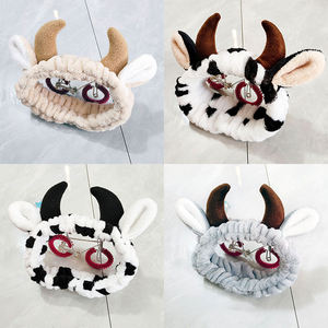 رباط رأس نسائي ناعم ومزود بشريط من الفلانيل للوجه يُستخدم في غسل الشعر وعليه قرون بقرة وهو رباط مطاطي للشعر ومكياج للشعر المنتفخ - Product Image 2