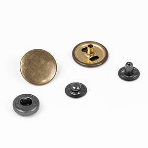 กระดุมแป๊กสี่ส่วนแบบแบนเคลือบทองเหลืองโลหะตกแต่งแฟชั่นพร้อมโลโก้แบบกำหนดเองสำหรับเสื้อผ้ากางเกงยีนส์ - Product Image 4