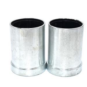 Schwarze Stoßdämpfer buchse für Kraftfahrzeuge mit Metalle insatz und kunden spezifischem Schneid verarbeitung service für Gummi verbindungen - Product Image 1