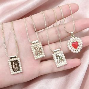 Collar al por mayor con colgante de la Virgen María con marco de perlas, cadena fina de oro y dije de perla de corazón rojo, joyería para mujer - Product Image 4