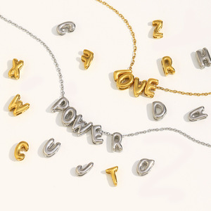 Pequeños Dijes de Letras del Alfabeto en <span class=keywords><strong>3D</strong></span>, Chapados en Oro de 18k, de Acero Inoxidable, para Hacer Pulseras - Product Image 2