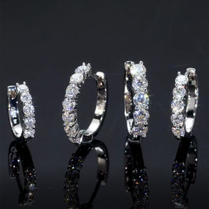 Pendientes de Aro Huggies de Moissanita, Chapados en Oro Blanco de 14K, Plata de Ley 925, Certificación GRA, Corte Brillante Redondo, Joyería para Mujer y Hombre - Product Image 2