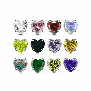 Anting-anting titanium F136 custom berbentuk hati dengan <span class=keywords><strong>zirconia</strong></span> 5A, anting tulang telinga dari alloy, perhiasan tindik dengan dasar bulat berbentuk hati dan <span class=keywords><strong>zirconia</strong></span>. - Product Image 3