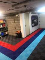 Dalles de sol emboîtables pour garage Qingdao Readygo – Dalles à nervures pour entrepôt et garage – Tapis de sol pour garage