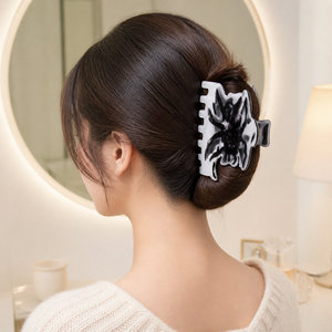 Pinzas para el pelo de Halloween con diseño de luna, estrella y murciélago, de acrílico, estilo gótico, con motivos de dibujos animados oscuros y telaraña de murciélago, para mujer - Product Image 2