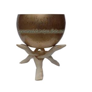 Maceta decorativa de hierro con diseño ondulado en color dorado para el restaurante de la sala de estar del hogar - Product Image 2