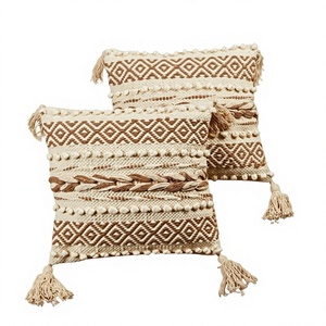 Housse de coussin de luxe en coton style bohème pour salon, décoration intérieure, design à pompons personnalisable, textiles indiens, coussin décoratif amovible non toxique - Product Image 1