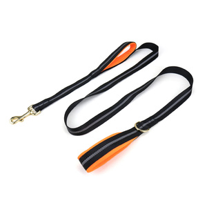 Robuste Reflektierende Nylon-Hundeleine mit Doppelschlaufen und Kotbeutelspender für Große, Mittlere und Kleine Hunde - Product Image 6