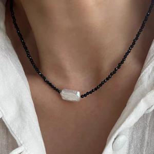Collier polyvalent bohème en perles d'eau douce naturelles, grande perle Roc noire, chaîne de clavicule en cristal pointu, style décontracté et original pour femme - Product Image 3