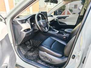 SUV Elegante: <span class=keywords><strong>Toyota</strong></span> <span class=keywords><strong>RAV4</strong></span> 2.0L 2020, Estilo, Opción Práctica, Bajo Costo de Mantenimiento, Excelente para Uso Diario - Product Image 3