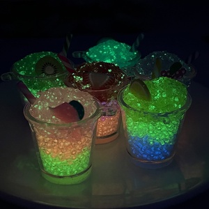Modèle en résine de tasse de smoothie aux fruits en gros, breloques en résine Kawaii qui brillent dans le noir pour la décoration de voiture - Product Image 2