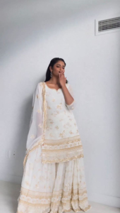 Costume Sharara indien pakistanais ethnique pour occasions spéciales, en tissu géorgette lourd de style moderne, palazzo-traditionnel fait à la main - Product Image 2