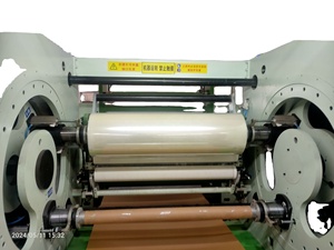 Acrylic không màu trong suốt <span class=keywords><strong>Bopp</strong></span> Jumbo cuộn 50mm chiều rộng 100m chiều dài tự dính duy nhất bên Băng carton niêm phong biểu tượng tùy chỉnh - Product Image 4