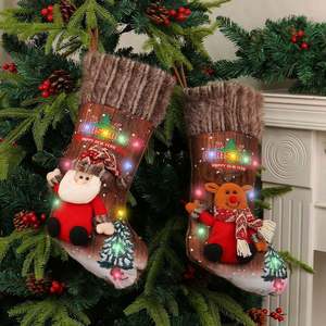 Chaussettes de Noël marron avec lumières LED, décoratives pour cheminée, sacs cadeaux pour enfants, 24x46cm, en polyester - Product Image 6