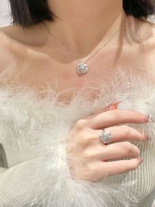 Ensemble de bijoux Xinfly Fashion, bague en forme de fleur Earl en Pt950 et collier et boucles d'oreilles en diamants cultivés en laboratoire, sur mesure - Product Image 5