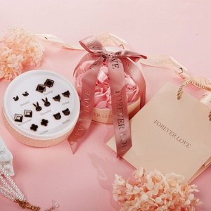 Boîte à bijoux avec rose éternelle, emballages cadeaux personnalisés pour rose éternelle et accessoires de bijouterie - Product Image 6