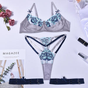 Fantaisie Sexy <span class=keywords><strong>Lingerie</strong></span> femmes sous-vêtements délicats non censuré <span class=keywords><strong>luxe</strong></span> broderie florale intime 4 pièces soutien-gorge fin et culotte ensembles érotiques - Product Image 3