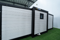 Maison conteneur de luxe extensible à double aile de 40 pieds, étanche et isolée, villa modulaire préfabriquée pour usage en complexe hôtelier ou Airbnb