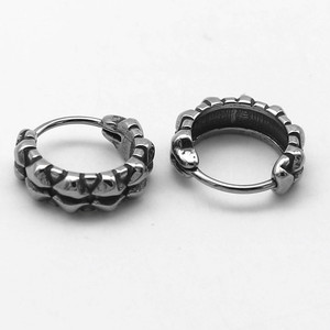 Yunnique Boucles d'oreilles Huggie géométriques en acier titane unisexe, petites boucles d'oreilles créoles tendance, bijoux - Product Image 3