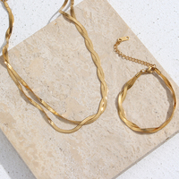 Bijou Fantaisie Collier Pendentif Bracelet en Acier Inoxydable Plaqué Or 18K PVD Chaîne Serpent Tressée Multi-rangs pour Femmes et Hommes
