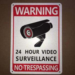 لوحة معدنية تحذيرية مطبوعة حسب الطلب، ممنوع وقوف السيارات، ممر السيارات مغلق على مدار 24 ساعة، للطرق والشوارع وحركة المرور - Product Image 2