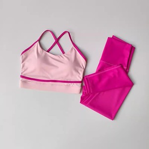 Nouvel ensemble de fitness color block avec dos intégré et élégant pour <span class=keywords><strong>femme</strong></span>, pantalon de yoga à séchage rapide, <span class=keywords><strong>tenue</strong></span> de sport deux pièces pour la course et le cyclisme - Product Image 4