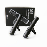 Diffuseur de parfum pour voiture en alliage d'aluminium fabriqué en Chine, en gros, en stock, diffuseur de parfum léger pour voiture, ornement décoratif pour voiture