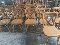 Chaises en bois d'enfants de croix de dos pour des chaises d'enfants de location de banquet de mariage d'hôtel