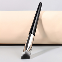 Kuas Makeup Wajah Bentuk Segitiga Gagang Plastik Bulu Sintetis Lembut untuk Concealer Foundation Kuas Kecantikan 3D Spesial Grosir