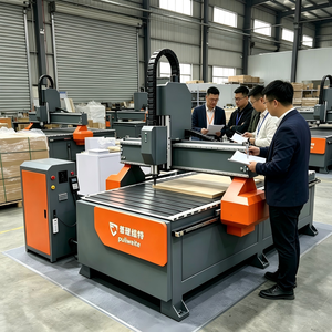 Machine de fraisage CNC à table à vide 3 axes avancée pour la sculpture sur bois efficace et la production de meubles en panneaux MDF complexes - Product Image 1