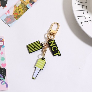 พวงกุญแจเคลือบโลโก้วงเคป๊อป ของที่ระลึกสำหรับแฟนคอนเสิร์ต ขายส่ง - Product Image 2