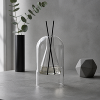 ODIS Botellas Difusoras de Vidrio Transparente Redondas de 130ml, Botella Vacía de Borosilicato para Aromaterapia con Varillas de Ratán para el Hogar