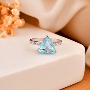 แหวนเงินคลาสสิกประดับพลอยบุษราคัมสีฟ้าสำหรับงานหมั้นงานแต่งงานหรือของขวัญ - Product Image 6