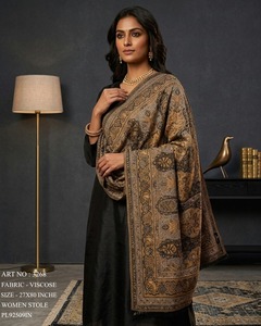 Abaya Islámica de Alta Calidad para Mujer con Diseño Moderno y Modesto, Material de Viscosa Suave, Estampado Floral, Temporada de Invierno - Product Image 4