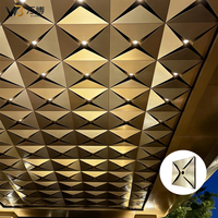 Panneaux de plafond en aluminium 3D décoratifs, forme pyramidale, couleur champagne doré brossé, tuiles de plafond en métal PVDF pour hall d'hôtel, centre commercial, atrium