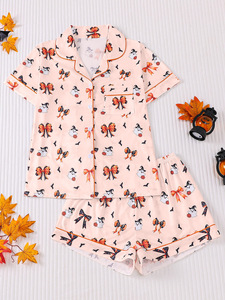 Süßes Mädchenhaftes Rosa Halloween-Loungewear-Set für Damen mit Niedlichem Herz-, Kürbis-, Geister- und Fledermaus-Druck, Kurzarm-Schlafshirt und Kurze Hose - Product Image 5