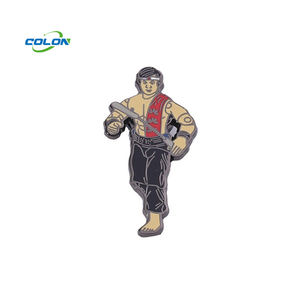 Pins de Metal Esmaltados Personalizados al por Mayor con Diseño de Logotipo y Nombre Propios para Ropa - Product Image 2