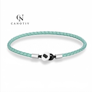 <span class=keywords><strong>Bracelet</strong></span> en <span class=keywords><strong>cuir</strong></span> tressé pour <span class=keywords><strong>homme</strong></span>, fermoir argenté minimaliste, <span class=keywords><strong>bracelet</strong></span> en <span class=keywords><strong>cuir</strong></span> noir tissé, bijoux tendance, cadeau pour lui - Product Image 5