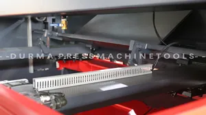Durmapress mesin cukur CNC, QC11K 12*3200mm pemotong kecil dengan sistem DELEM DAC360T