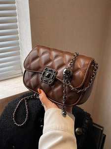 Sac à main brodé de rubans, un nouveau style tendance pour femmes, sac bandoulière populaire avec chaîne, élégant petit sac carré - Product Image 2